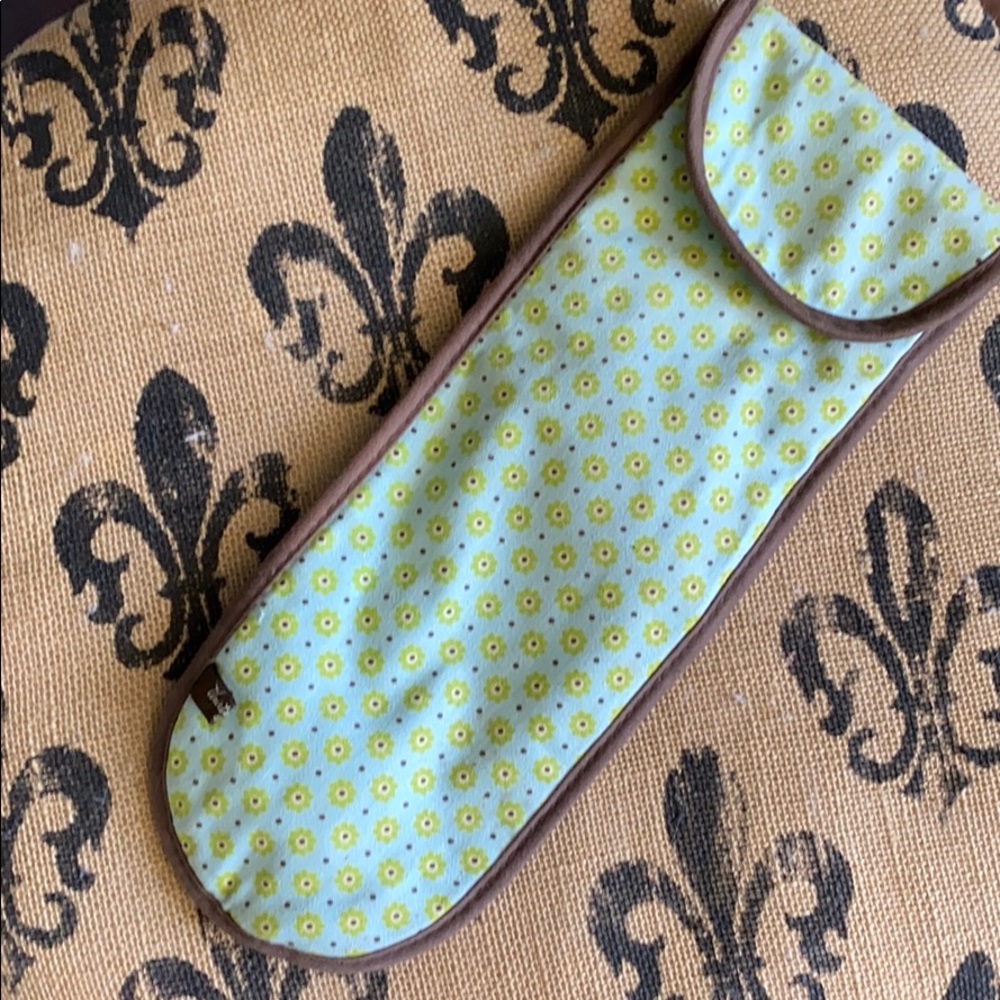 Thirty one flat iron case